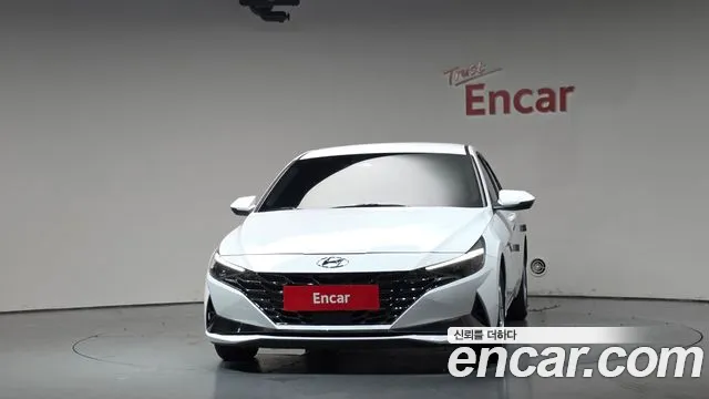 Hyundai AVANTE Avante (CN7) — Фото автомобиля 3