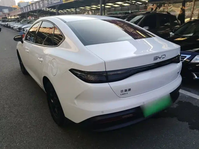 BYD Seal 05 DM-i — Фото автомобиля 4