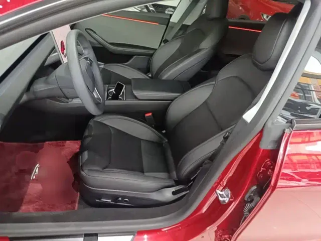 Tesla Model 3 — Фото автомобиля 14