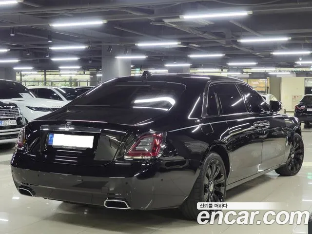 Rolls-Royce Ghost 2nd Gen — Фото автомобиля 3
