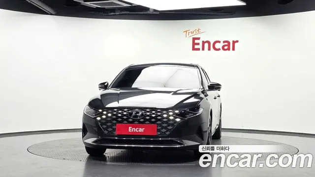 Hyundai Grandeur Grandeur (New) Hybrid — Фото автомобиля 3