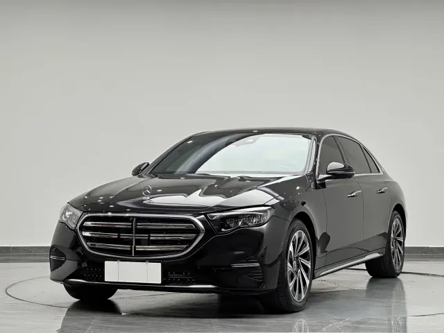 Фотография автомобиля — Mercedes-Benz E-Class