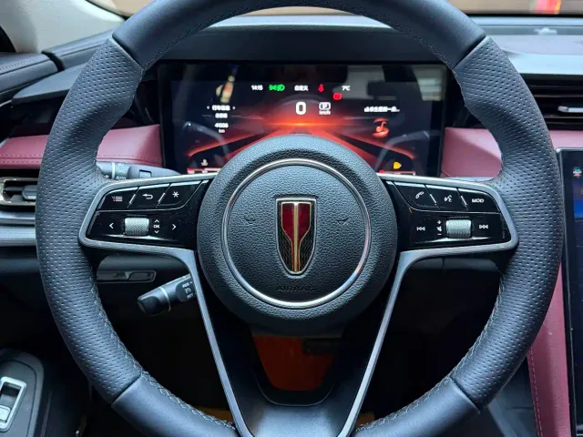 Hongqi H5 — Фото автомобиля 12