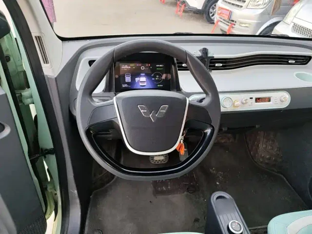 Wuling Hongguang Mini EV — Фото автомобиля 10