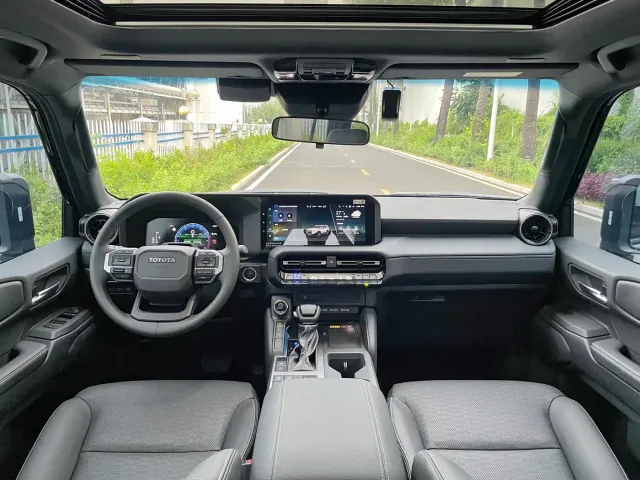 Toyota Prado — Фото автомобиля 6