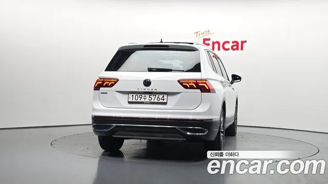 Volkswagen Tiguan — Фото автомобиля 4