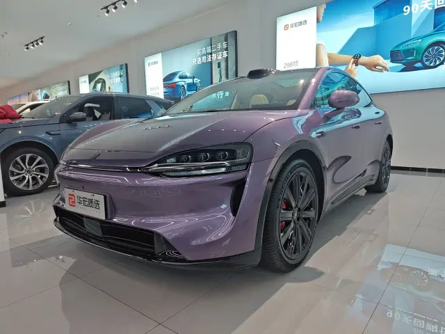 Фотография автомобиля — Luxeed R7