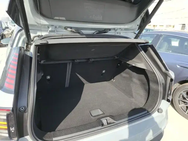 Volvo EX30 — Фото автомобиля 18
