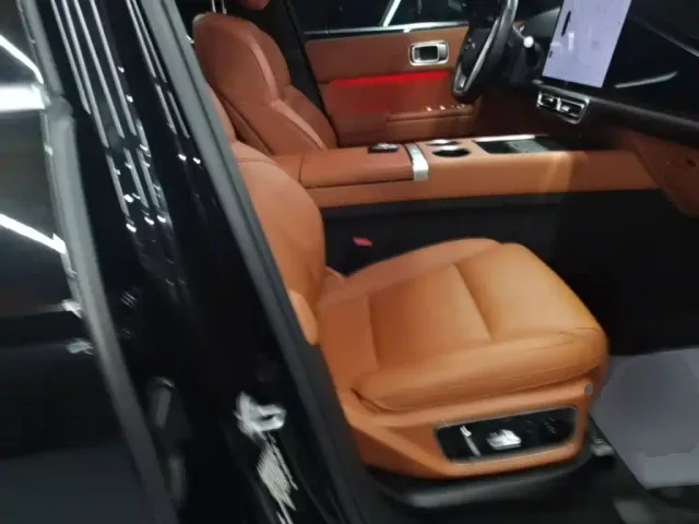 Li Auto L7 — Фото автомобиля 24