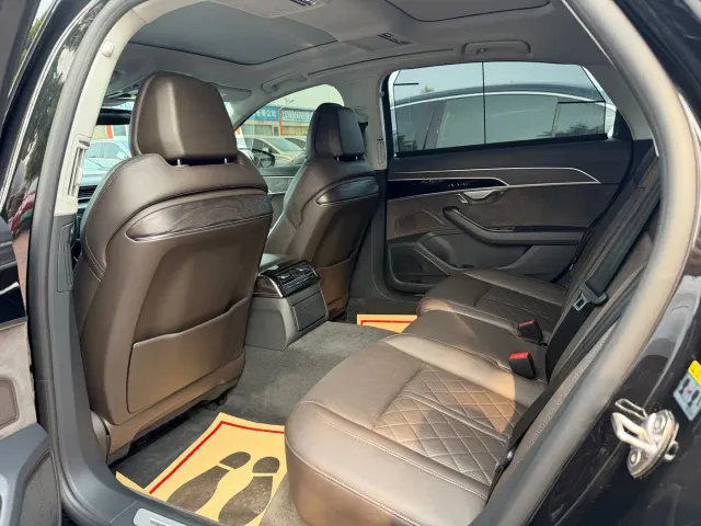 Audi A8 — Фото автомобиля 7