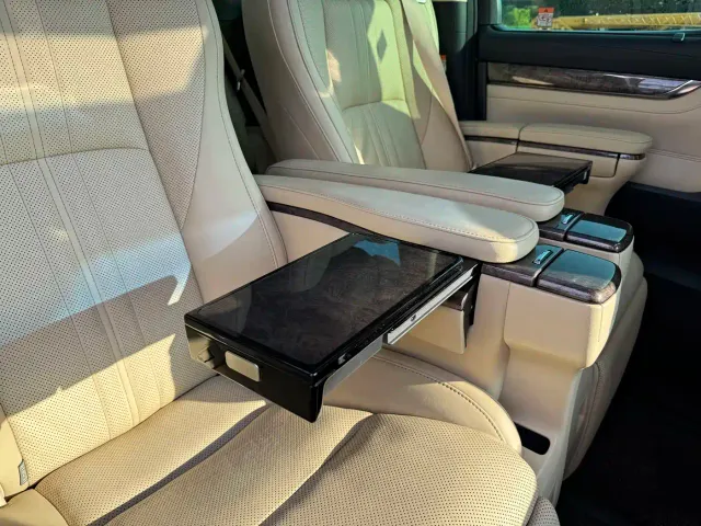 Toyota Alphard — Фото автомобиля 16
