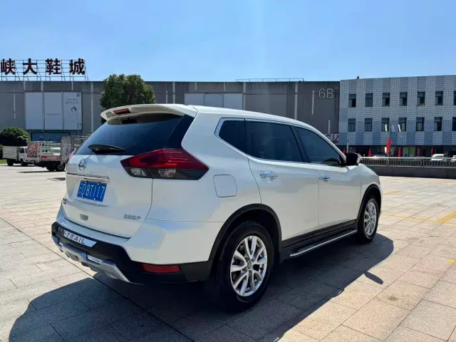 Nissan X-Trail — Фото автомобиля 7
