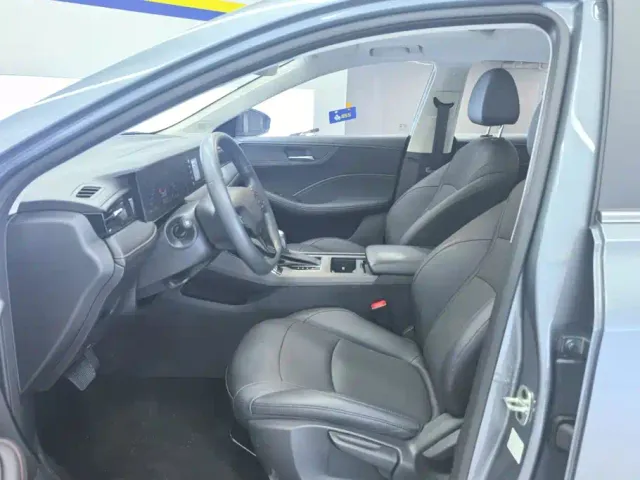 Roewe i5 — Фото автомобиля 9