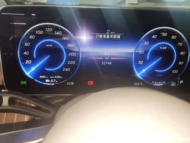 Mercedes-Benz EQE SUV — Фото автомобиля 16