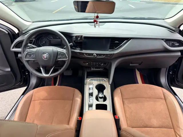 Buick Regal — Фото автомобиля 13