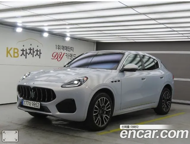 Фотография автомобиля — Maserati Grecale