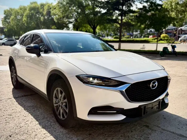 Mazda CX-4 — Фото автомобиля 3