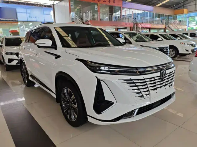 Changan CS75 Plus — Фото автомобиля 21