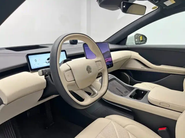 Nio ET5 — Фото автомобиля 15