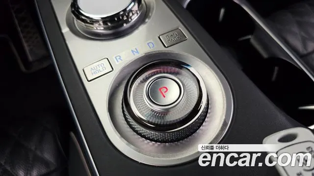 Genesis GV70 — Фото автомобиля 9
