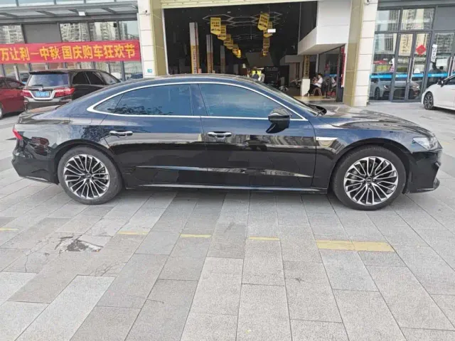 Audi A7L — Фото автомобиля 6