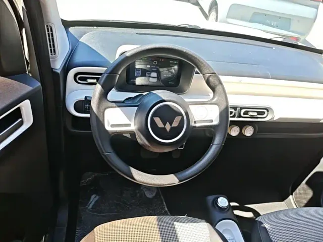 Wuling Hongguang Mini EV — Фото автомобиля 6