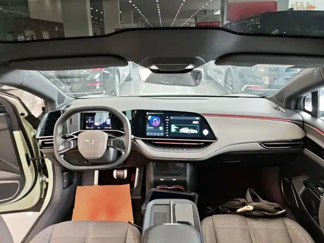 Hongqi EH7 — Фото автомобиля 9