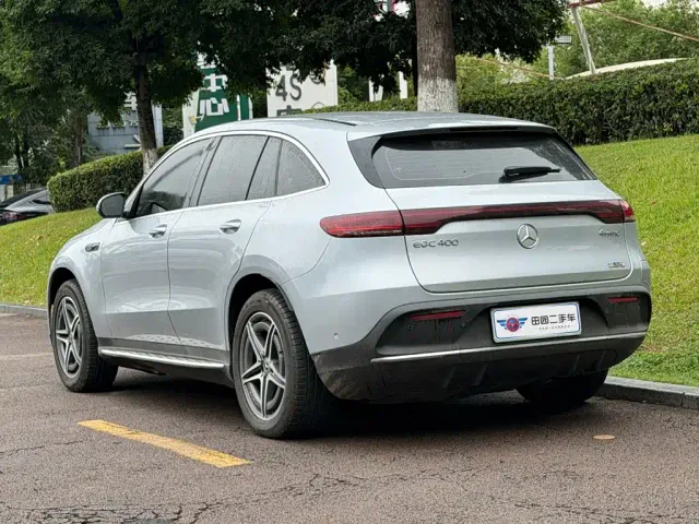Mercedes-Benz EQC — Фото автомобиля 4