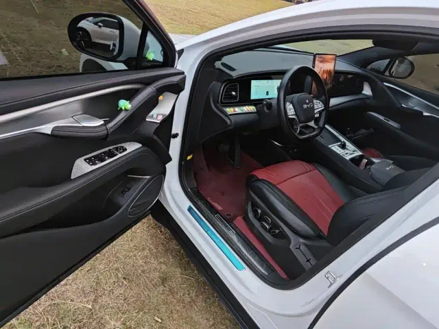 BYD Sealion 07 EV — Фото автомобиля 12