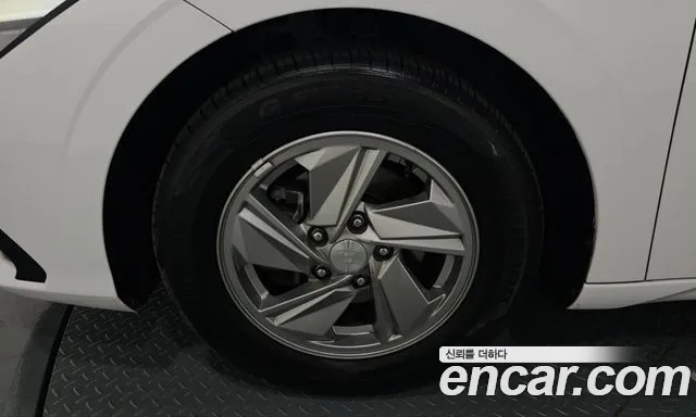 Hyundai Avante — Фото автомобиля 5