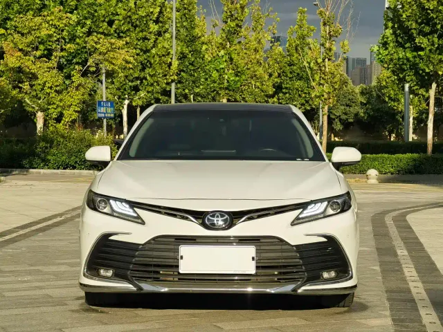 Toyota Camry — Фото автомобиля 2