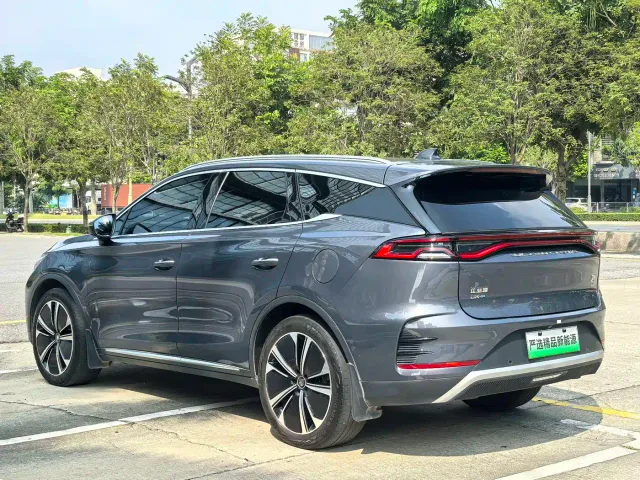 BYD Tang — Фото автомобиля 25