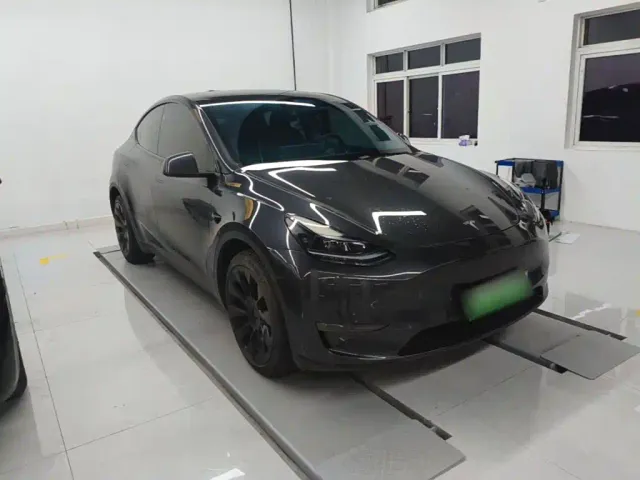 Tesla Model Y — Фото автомобиля 3