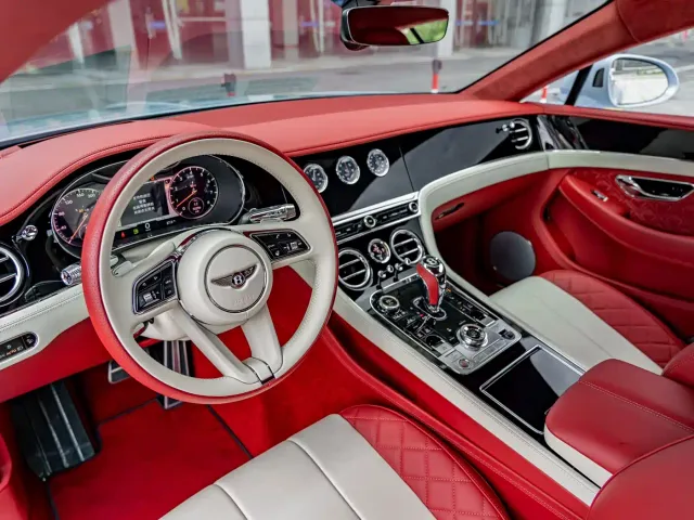 Bentley Continental — Фото автомобиля 7