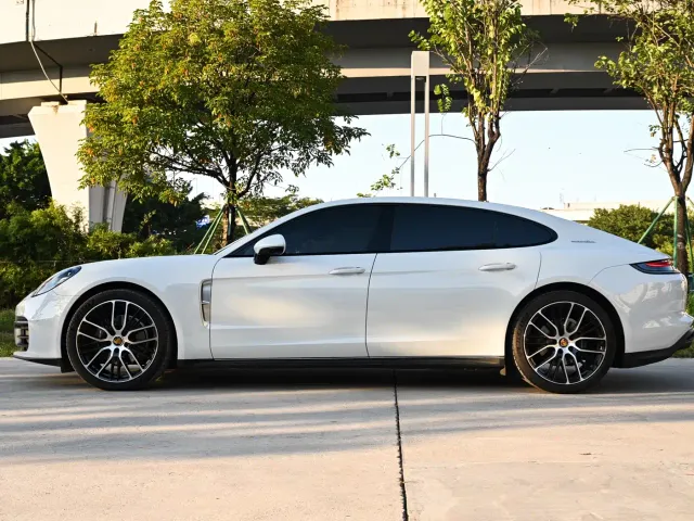 Porsche Panamera — Фото автомобиля 3