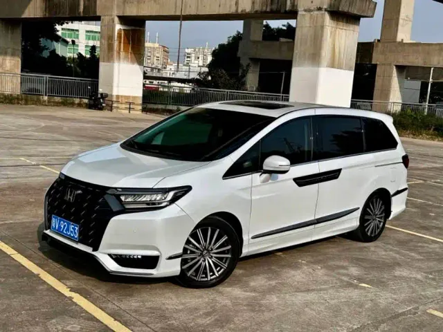 Фотография автомобиля — Honda Elysion