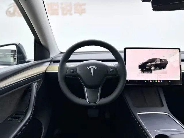 Tesla Model Y 2022 Facelift Rear-Wheel Drive Version — Фото автомобиля 9