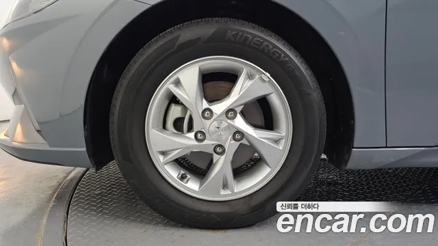 Hyundai Avante — Фото автомобиля 5