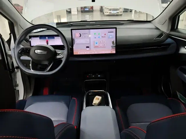 Geely Geometry M6 — Фото автомобиля 9