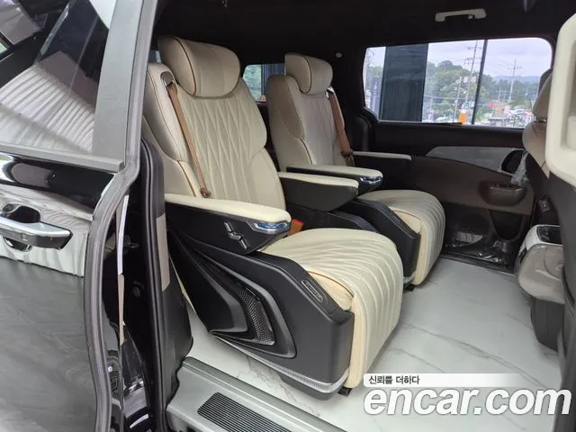 Kia Carnival Generation 4 — Фото автомобиля 11