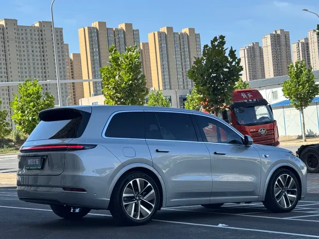 Li Auto L9 — Фото автомобиля 10