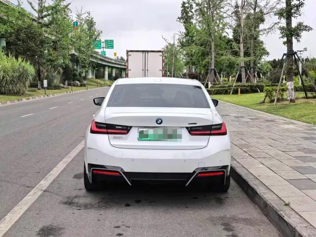 BMW i3 — Фото автомобиля 8