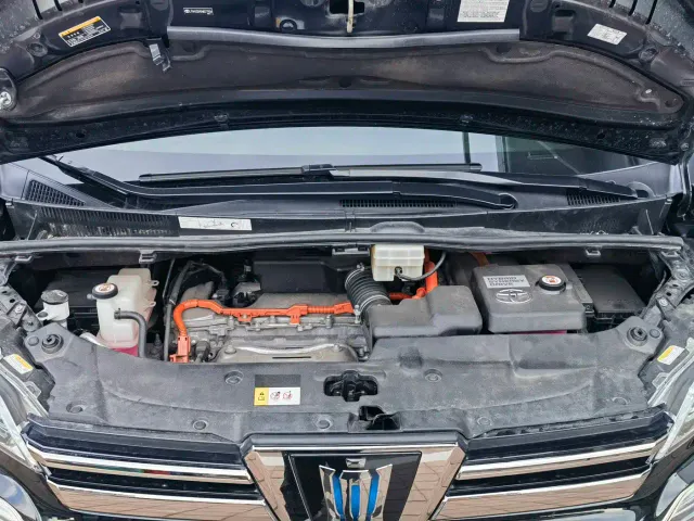 Toyota Vellfire — Фото автомобиля 18