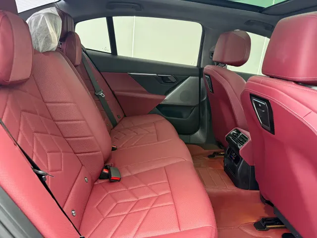 BMW 5 Series — Фото автомобиля 9