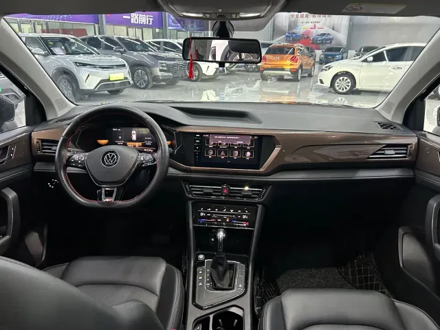 Volkswagen Tharu — Фото автомобиля 12
