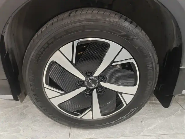 BYD Sealion 05 EV — Фото автомобиля 22