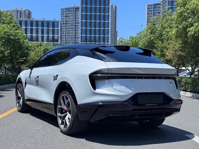Lotus Eletre — Фото автомобиля 8