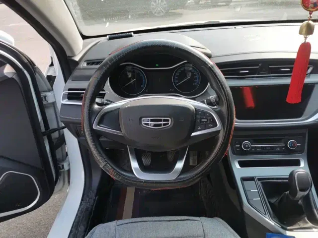 Geely Emgrand — Фото автомобиля 6
