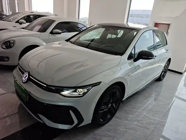 Фотография автомобиля — Volkswagen Golf