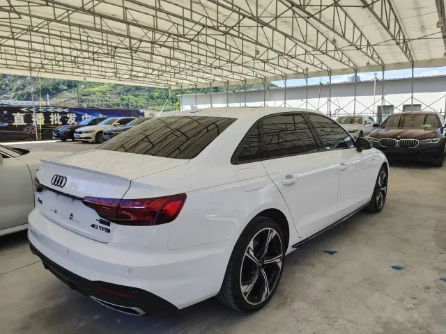 Audi A4L — Фото автомобиля 6